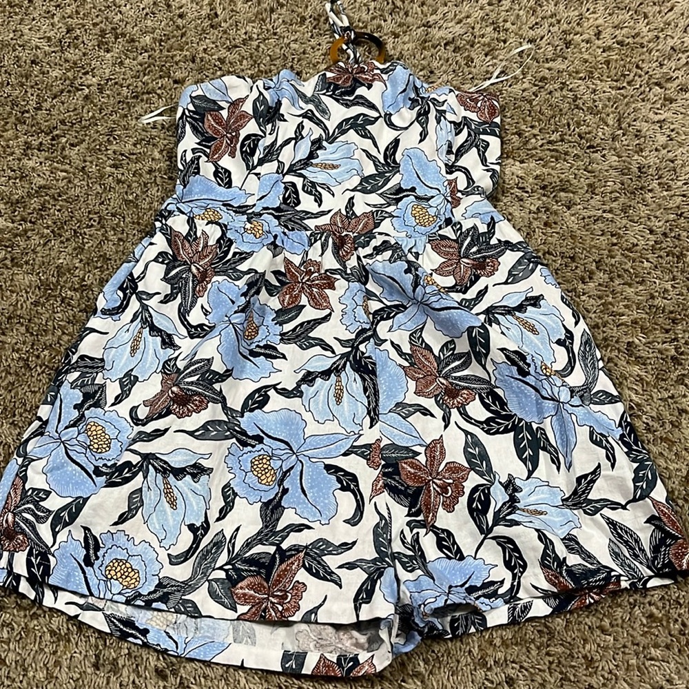 •Old Navy Floral Romper in Blue (Medium Petite)